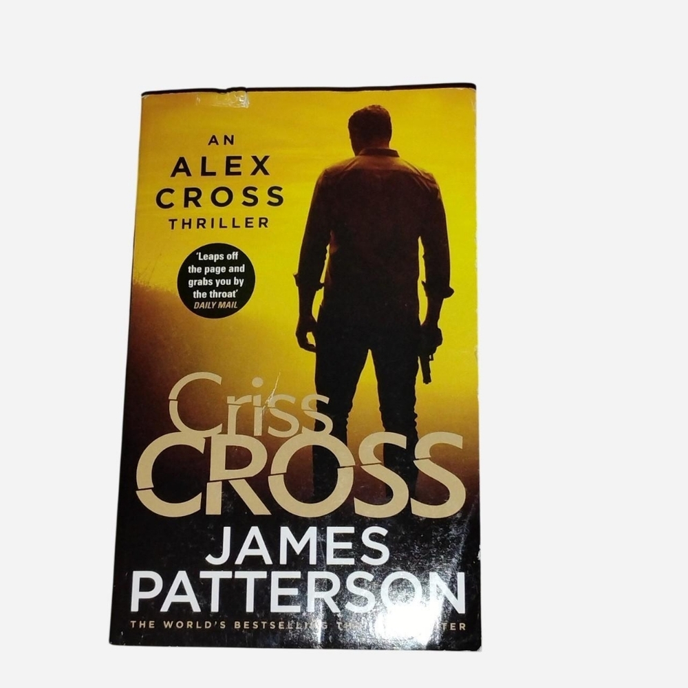 Paperback edition of Criss Cross by James Patterson